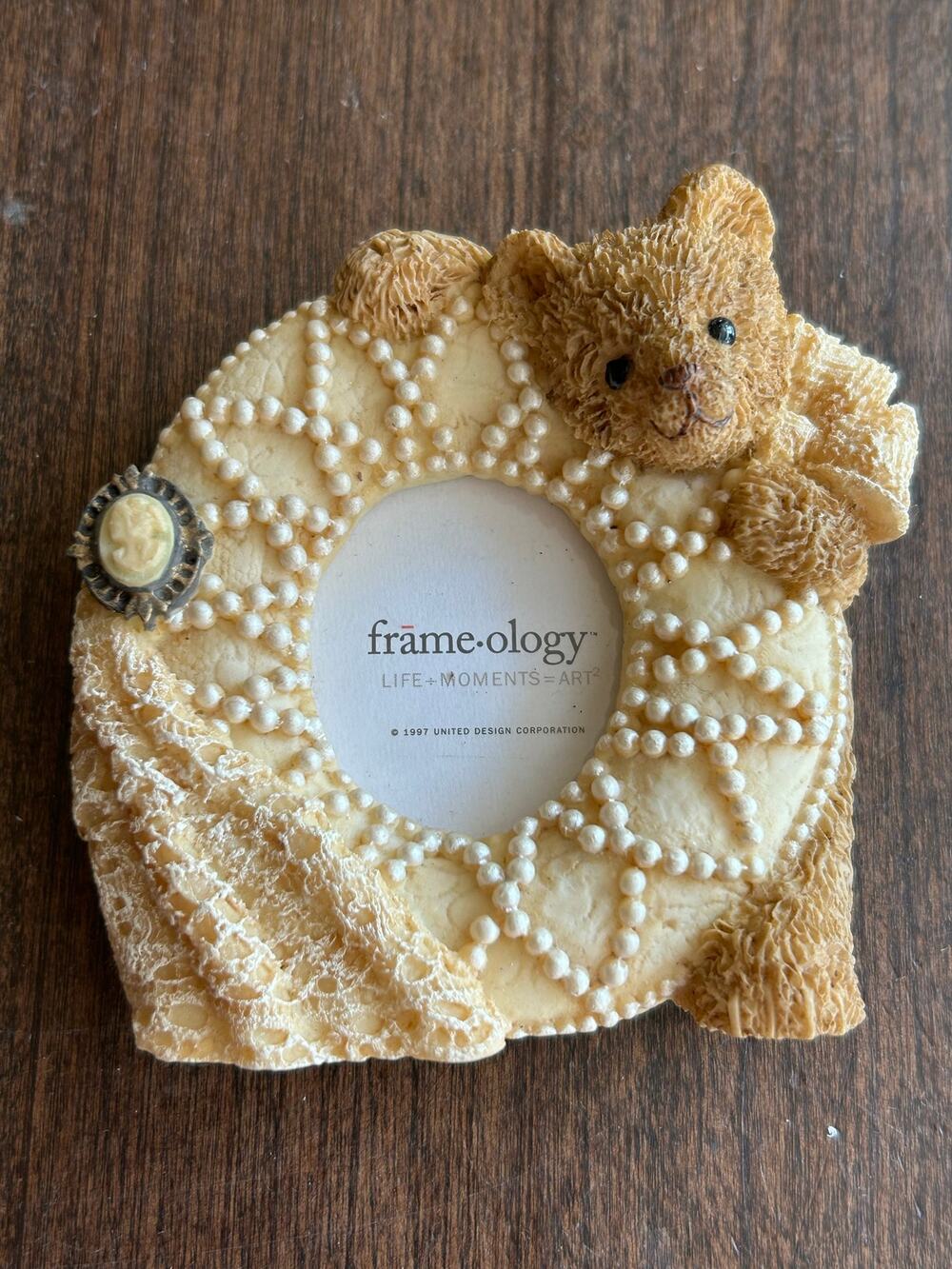 NEW Vtg 3D Frameology magnet Frame Photo  Frame CAMEO TEDDY
